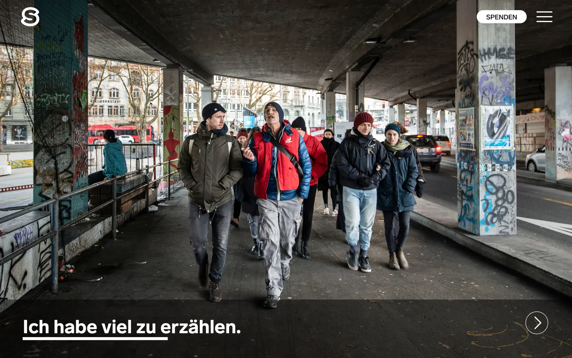 Website von Surprise Strassenmagazin: Startseite am Bildschirm